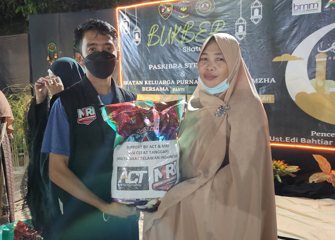 ACT dan Purna Paskibraka SMKN 2 Makassar Gelar Buka Puasa Bersama Dengan Ratusan Anak Yatim