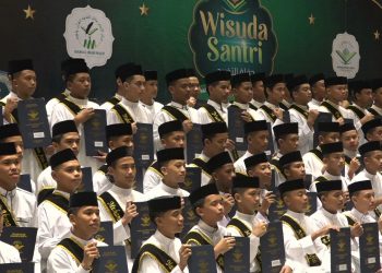 Lahirkan Para Penghafal Al-Qur’an, Madrasah Tahfidz Qur’an Markaz Imam Malik Wisuda 174 Santri