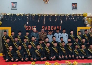 Terus Bertumbuh Bersama Al-Qur’an, SD IT Rabbani Bone Sukses Gelar Wisuda Siswa