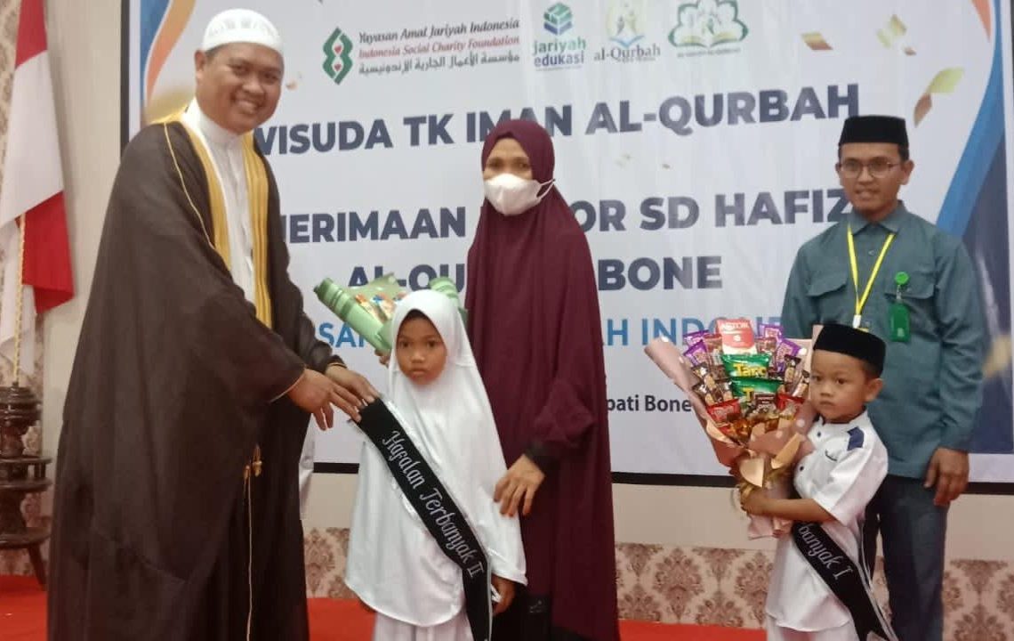Terima Penghargaan, Anak Pedagang di Bone Masih Kelas 2 SD Hafal 8 Juz Al Quran