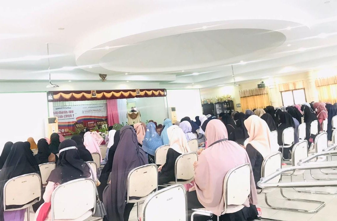 Dokter Muhyina Bahas Fitrah Manusia dan LGBT di Seminar FMDKI Tarakan