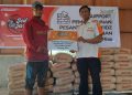 LAZNAS Baitul Maal Hidayatullah Serahkan Semen untuk Pembangunan Pondok Tahfidz di Kampar