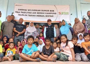 Canangkan Sumur Bor dan Hewan Qurban di Kampung Muslim Tanah Merah Riau