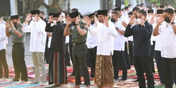 Lebaran Bersama Penduduk Negri Itu Petunjuk Nabi