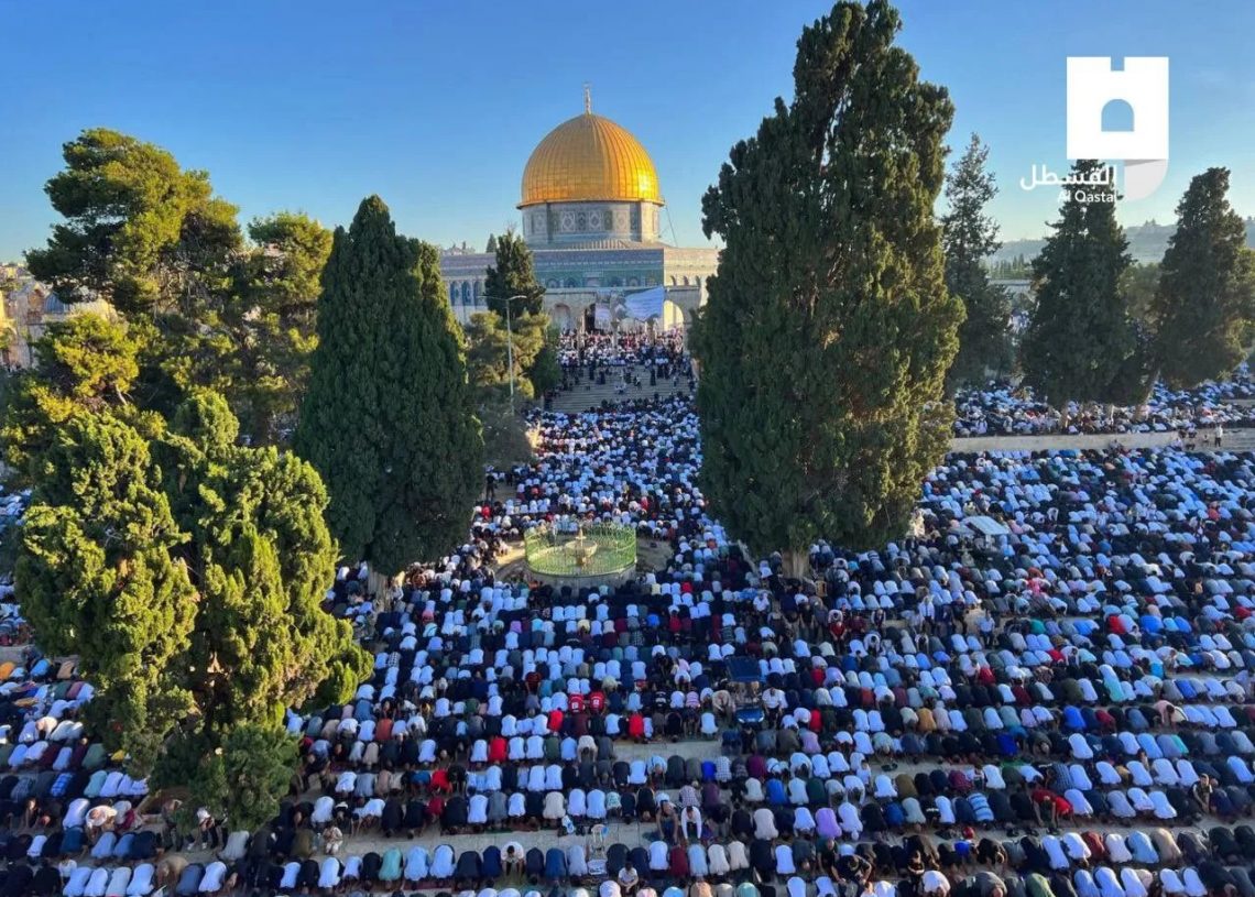 55.000 Jamaah Melakukan Shalat Jum’at di Kompleks Masjid Al-Aqsha