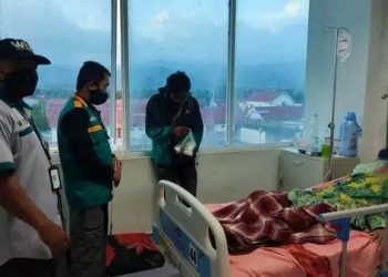 Wahdah Inspirasi Zakat Ringankan Biaya Pengobatan Ibu Sarmila Pengidap Kanker Payudara di Kolaka