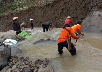Laznas BMH-SAR Hidayatullah Turun Bantu Warga Penyintas Banjir Kebumen