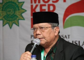 LAZNAS WIZ Distribusikan Mushaf Al-Qur’an ke Pulau Kodingareng Makassar