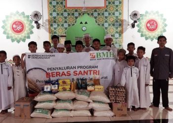 Laznas BMH Salurkan Bantuan Sembako ke Pesantren di Purwakarta