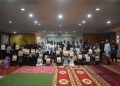 Gandeng Wahdah Inspirasi Zakat, Maybank Indonesia Santuni Anak Yatim Mualaf