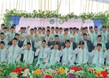 Laznas BMH Serahkan 3.1 Miliar Beasiswa Pendidikan ke Santri Pesantren Darul Hijrah