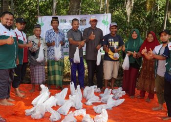 Darul Aman Gombara Salurkan Daging Kurban di Pelosok NTT