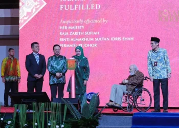 Produktif Berkarya Di Usia 92 Tahun, Prof Naquib al Attas Launching Buku Terbarunya “Islam: The Covenants Fulfilled”