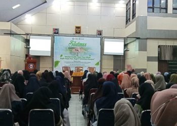 Prof Hamid Fahmy Zarkasyi Raih Penghargaan Tokoh Perbukuan Islam 2023