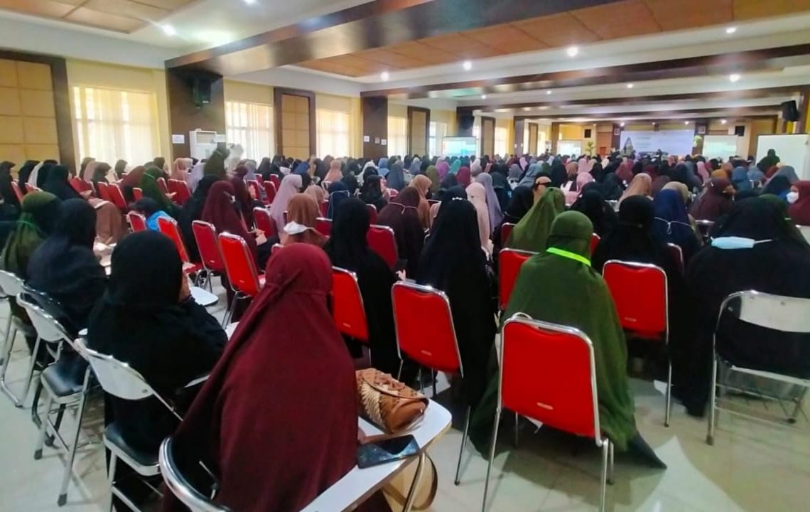 Bagikan Tips Sukses Menjadi Perempuan Inspirasi, Talkshow Nasional FMDKI Dihadiri Ribuan Peserta