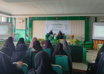 Penyiar RRI Berbagi Tips dan Trik Berbicara Tanpa Grogi di Kegiatan FMDKI Gorontalo