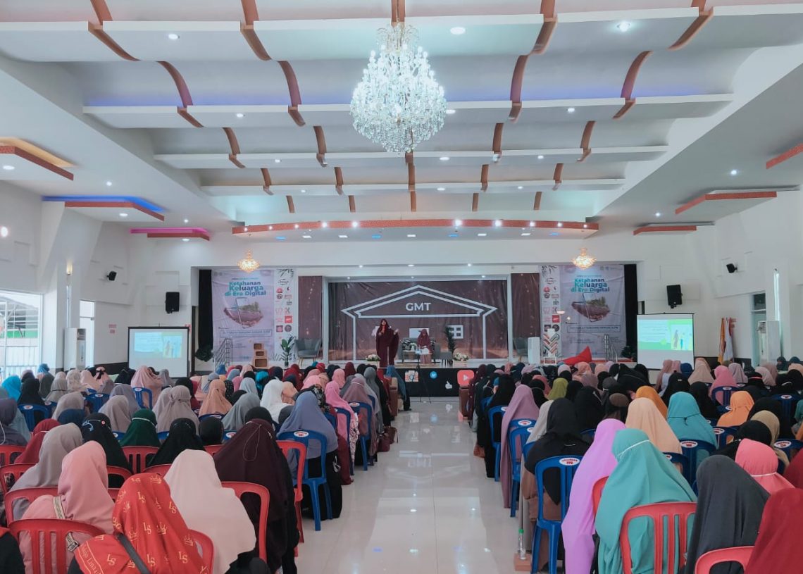 Berikan Penguatan Ketahanan Keluarga di Era Digital, Muslimah Wahdah Bone Gelar Gema Majelis Taklim