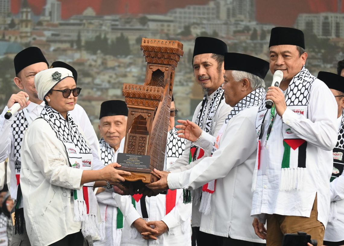 Laznas BMH, FOZ dan IHA Kirim Bantuan Kemanusiaan ke Palestina