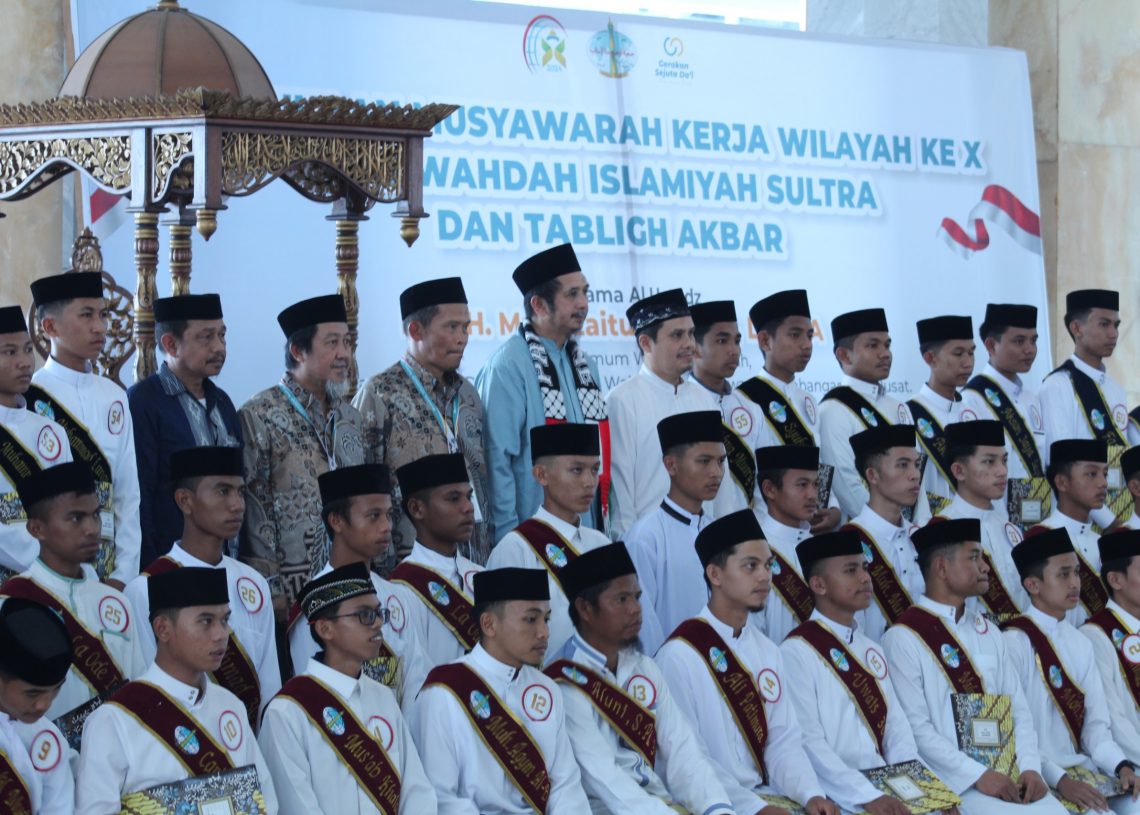 Ustadz Zaitun Rasmin Wisuda 103 Hafidz Quran Wahdah Islamiyah di Kota Kendari