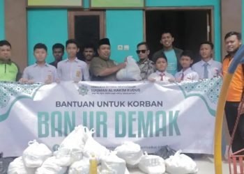 Laznas BMH dan Elhaku Peduli Salurkan Sembako untuk Korban Banjir di Demak