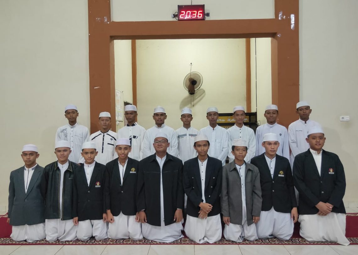 Ponpes Ibnu Qayyim Bone Kirim 15 Imam Tarawih di Berbagai Masjid Selama Bulan Suci Ramadhan