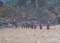 Laznas BMH – SAR Hidayatullah Siaga Bantu Evakuasi Warga Terdampak Banjir Luwu Sulsel