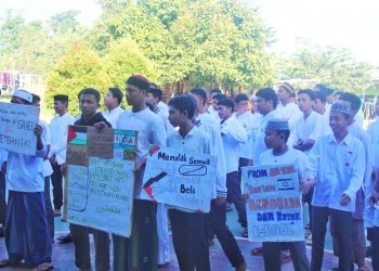Santri Dan Guru PPTQ An Nail Wahdah Islamiyah Gowa Gelar Aksi Solidaritas Bela Palestina