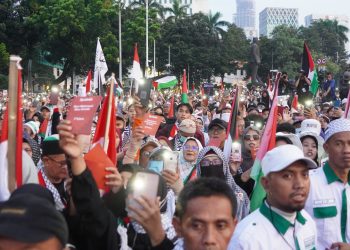 Aksi Bermilyar Dukungan untuk Palestina di Jakarta, Massa Keluarkan Kartu Merah hingga Seruan Boikot Produk Israel