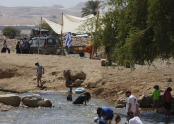 Teroris Israel Kembali Meracuni dan Buang Limbah ke Aliran Mata Air Warga Palestina