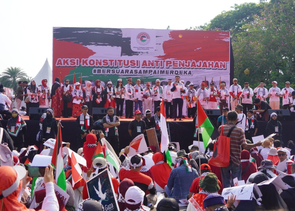 Dalam Rangka Hari Konstitusi, Ratusan Ribu Massa Aksi Bela Palestina Serukan Penghentian Penjajahan di Gaza