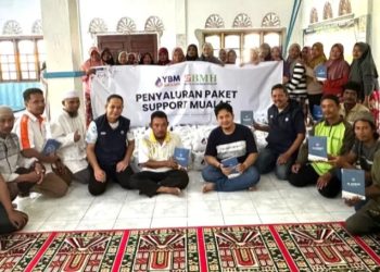 Tempuh Perjalanan 12 Jam, Laznas BMH dan YBM BRILiaN Bahagiakan Mualaf Mentawai