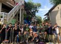UKM Mapala dan Kalam Tunjukkan Aksi Nyata Bersihkan Rumah Warga Makassar Pasca Banjir