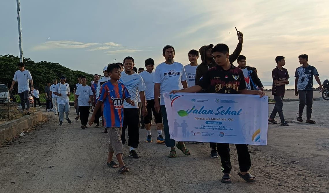 Anti Rebahan! Eratkan Ukhuwah Melalui Jalan Sehat Wahdah Islamiyah Bulukumba di Semarak Mukerda XVI