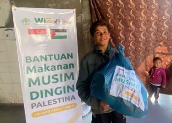 KITA Palestina dan Wahdah Inspirasi Zakat Bagikan 50 Parsel Sembako Musim Dingin Gaza