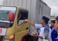 Sambut Kesepakatan Gencatan Senjata, Zakat in Gaza Bagikan Satu Ton Semangka