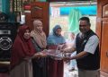Kebahagiaan Olivia Turang dan Masita Dapat Mukena Baru dari Laznas BMH