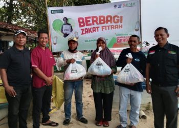 Berbagi Kebahagiaan Jelang Idul Fitri, BMH Salurkan Zakat Fitrah untuk Nelayan Pantai Seraya
