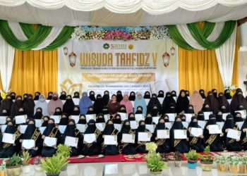 Laznas BMH Lahirkan Generasi Qurani: 20 Santri Putri Hidayatullah Khatam 30 Juz