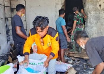 Tim SAR dan BMH Sinergi Bantu Korban Kebakaran Pasar Tobelo Maluku Utara