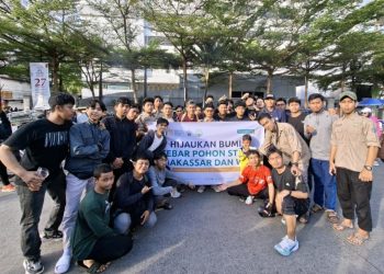 DLH DPP Wahdah Islamiyah Ajak Generasi Muda dan Masyarakat Peduli Lingkungan Lewat Tebar Bibit Gratis