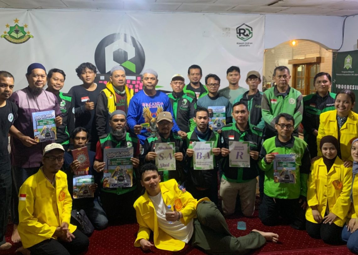 Gagas Gerakan Sajadah, Kolaborasi BMH dan Mahasiswa Kesos UI Kampanyekan Keselamatan Berkendara Bersama Komunitas Ojol Mengaji