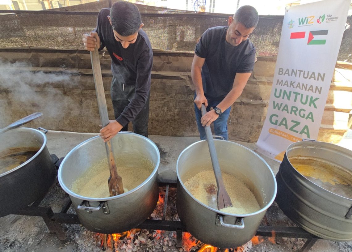 Seribu Warga Gaza Timur Nikmati Makanan dari Rakyat Indonesia Melalui WIZ & KITA Palestina