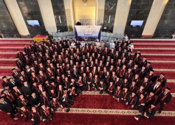 398 Mahasiswa IAI STIBA Makassar Resmi Menyandang Gelar Sarjana Hukum
