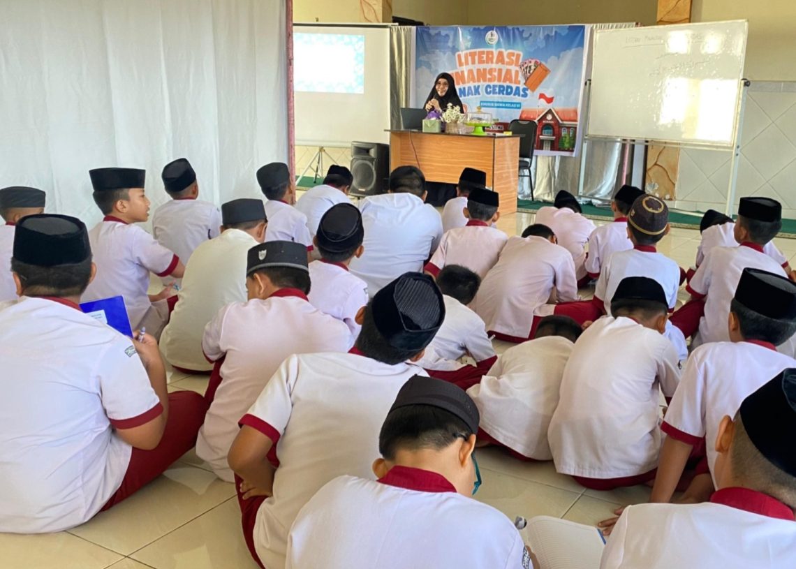 Membangun Generasi Cerdas Finansial Sejak Dini: Siswa Kelas VI SDIT Rabbani Ikuti Kegiatan Literasi Keuangan
