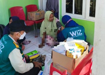 Dokter Muslimah Wahdah Lakukan Layanan Medis Secara Langsung ke Rumah Warga Terdampak Banjir Aceh Tamiang