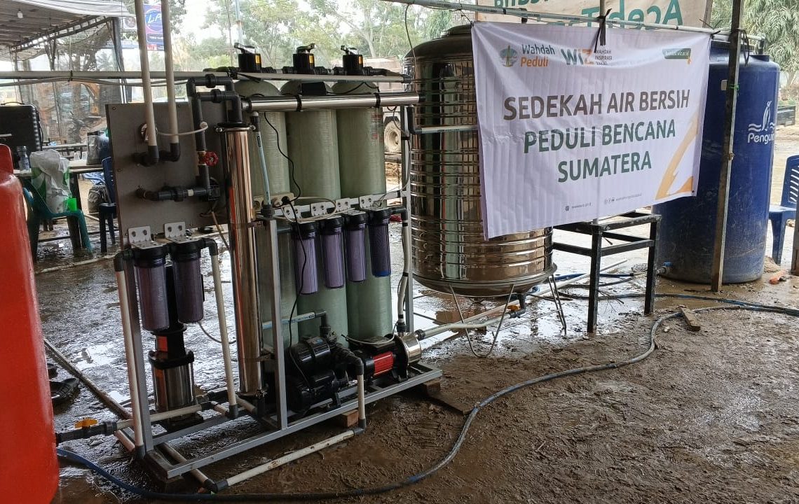 Jawab Krisis Air Bersih, Relawan WIZ dan Wahdah Peduli Bangun Sistem Filtrasi di Aceh Tamiang