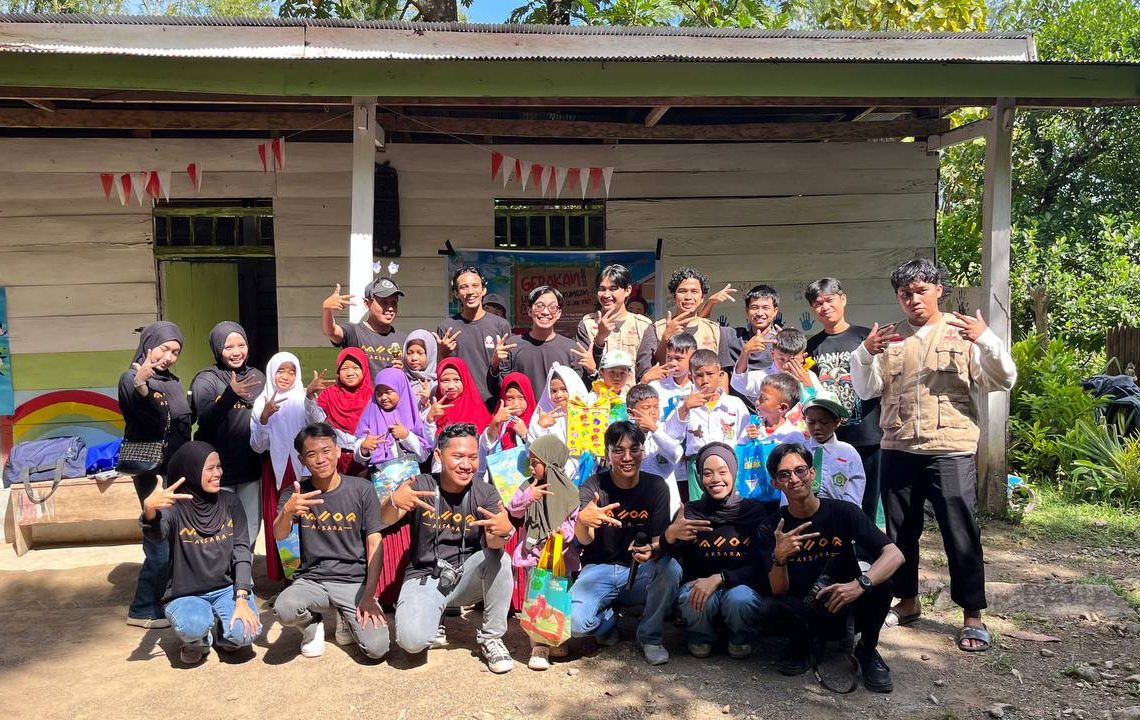 AKSARA Hadir di Sekolah Kolong Maros, Bangun Generasi Gemar Membaca dan Peduli Lingkungan