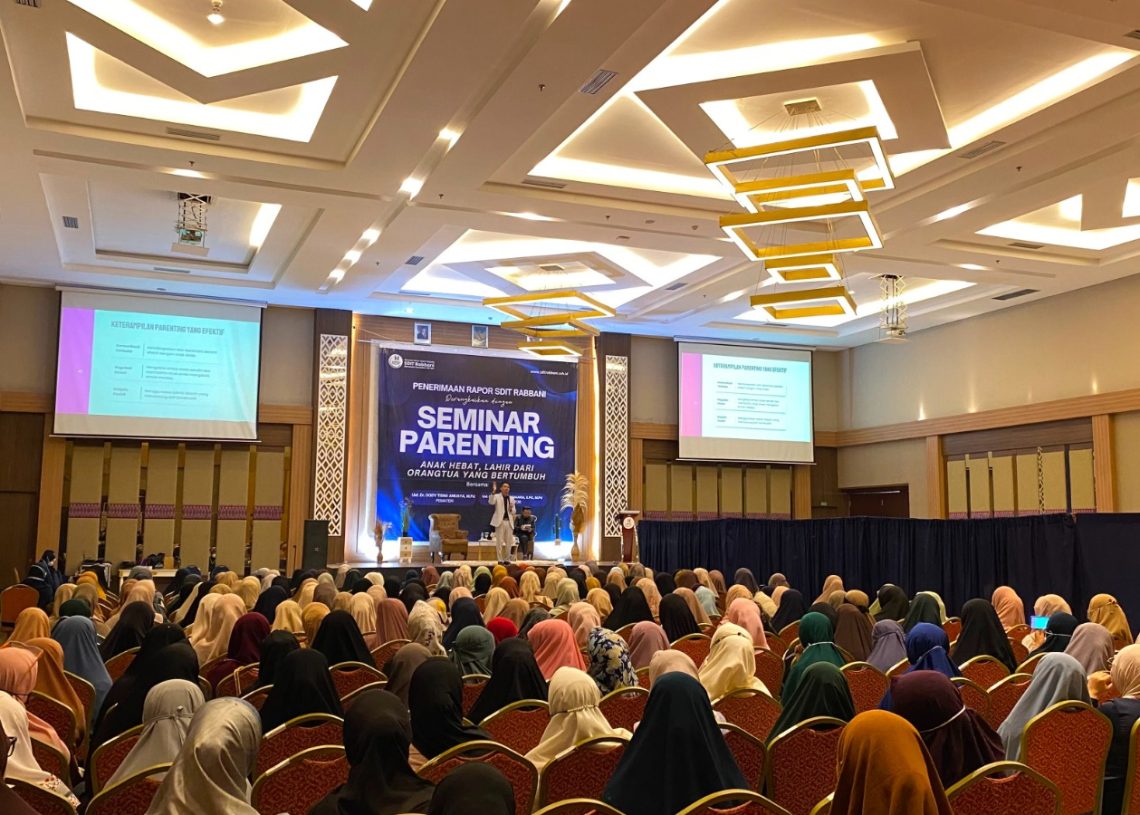 SD IT Rabbani Sukses Gelar Seminar Parenting, Tegaskan Pentingnya Sinergi dan Peran Ayah dalam Pengasuhan