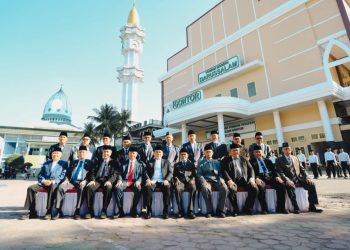 Lautan Ulama Meriahkan Saresehan 100 Tahun Gontor: Keberadaan Pesantren Karunia Besar Bagi Bangsa Indonesia