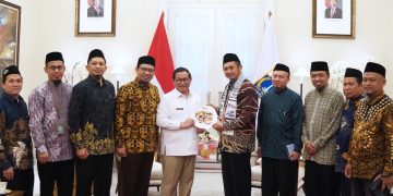 Ustadz Zaitun Rasmin Silaturahmi dengan Gubernur DKI, Siap Hadiri Pembukaan Muktamar V Wahdah Islamiyah
